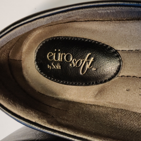 Black Flats - Picture 4 of 6